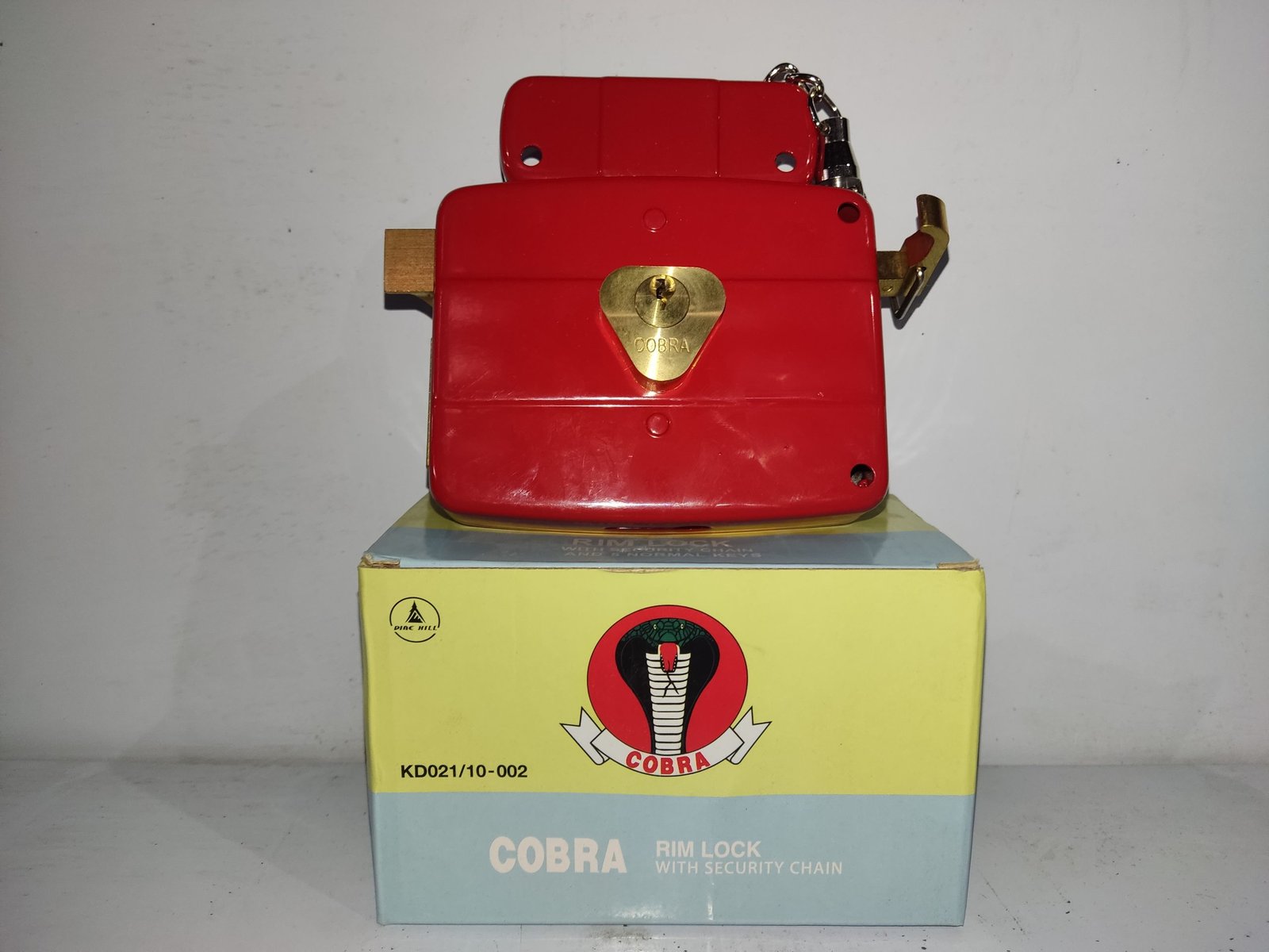 Kunci Pintu Besi COBRA Merah 66835K