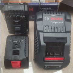 BOSCH Battery Starter Kit ProCore 18v 4.0Ah