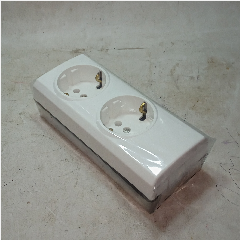 BROCO Stop Kontak 2 Lubang – 1532155NCP