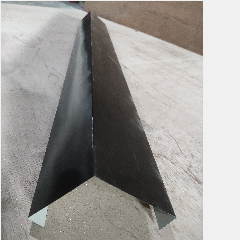 Nok Genteng Pinggir Hitam Gold 110x7x10cm