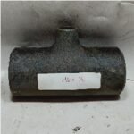 Reducer Tee Besi Hitam Las 11/2″x1/2″ SCH40