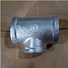 Reducer Tee Besi Galvanis 1-1/4″ x 1″