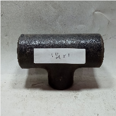Reducer Tee Besi Hitam Las 1-1/4″ x 1″ SCH40