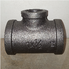 Reducer Tee Besi Drat Hitam 1″ x 1/2″