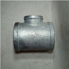 Reducer Tee Besi Galvanis 2-1/2″ x 1-1/2″