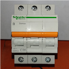 Limit MCB SCHNEIDER 3P 20A DOMF01320 (4)