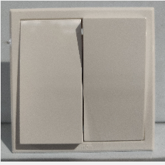 SIMON E3 301022 2 Gang 2 Way Putih (100)