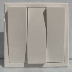 SIMON E3 301031 3 Gang 1 Way White (80)