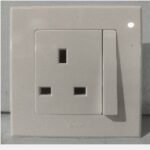 SIMON E3 301382B BS Socket 13A Putih (100)