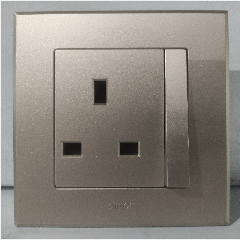 SIMON E3 301382B-44 BS Socket 13A Gold (100)