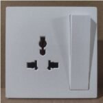SIMON M3 581089 Multi-standard Socket w Swit