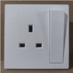 SIMON M3 581382 13A BS Switched Socket