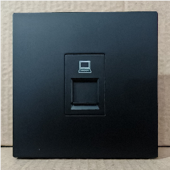 SIMON i7 705218-26 Data Outlet Black (100)