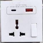 SIMON i7 70E7253 Multistandard Socket UsbA+C