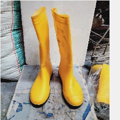Sepatu HUNTER Boot Kuning No.40