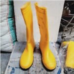 Sepatu HUNTER Boot Kuning No.42