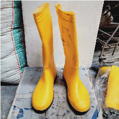 Sepatu HUNTER Boot Kuning No.42