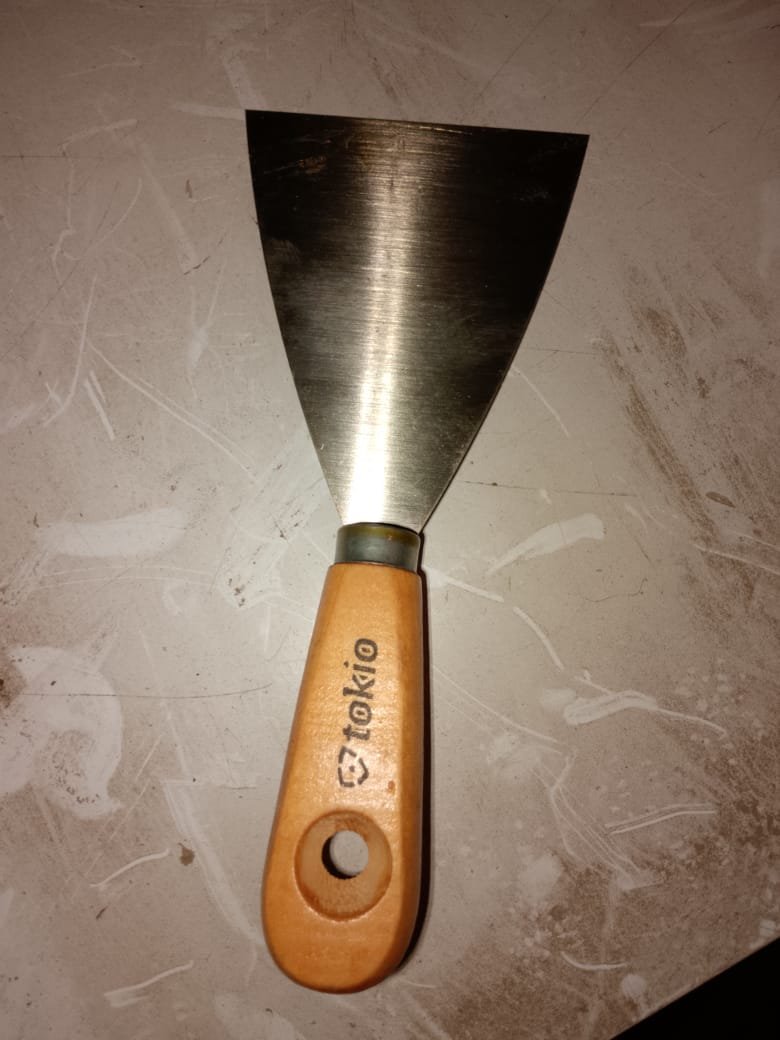 Kapi/Pisau Dempul GG Kayu RRT / TOKIO 3″
