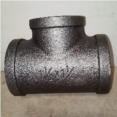 Reducer Tee Besi Drat Hitam 1-1/2″ x 1-1/4″
