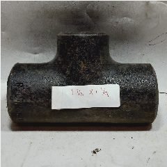 Reducer Tee Besi Hitam Las 11/2″x11/4″ SCH40