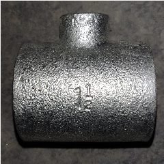 Reducer Tee Besi Galvanis 1-1/2″ x 1″