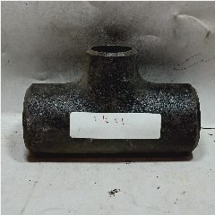 Reducer Tee Besi Hitam Las 1-1/2″ x 1″ SCH40