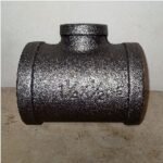 Reducer Tee Besi Drat Hitam 1-1/4″ x 1/2″