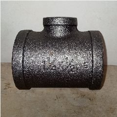 Reducer Tee Besi Drat Hitam 1-1/4″ x 1/2″