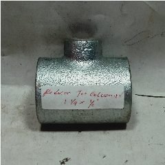 Reducer Tee Besi Galvanis 1-1/4″ x 1/2″