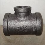 Reducer Tee Besi Drat Hitam 1″ x 1/2″