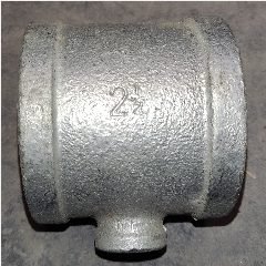 Reducer Tee Besi Galvanis 2-1/2″ x 1/2″