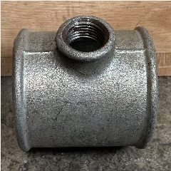 Reducer Tee Besi Galvanis 2-1/2″ x 3/4″