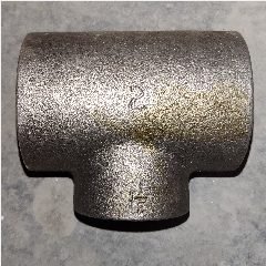 Reducer Tee Besi Drat Hitam 2″ x 1-1/2″