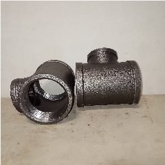 Reducer Tee Besi Drat Hitam 2″ x 1-1/4″