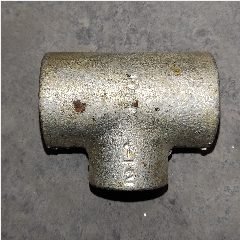 Reducer Tee Besi Galvanis 3/4″ x 1/2″