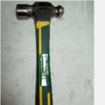 SATA 92302 Ball Pein Hammer w/ Fiberglass H.