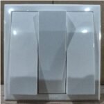 SIMON E3 301032 3 Gang 2 Way Switch (80)