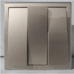 SIMON E3 301032-44 3 Gang 2 Way Sw Gold (80)