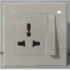 SIMON E3 301089 Multi Socket 13A Putih (100)
