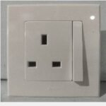 SIMON E3 301382B BS Socket 13A Putih (100)