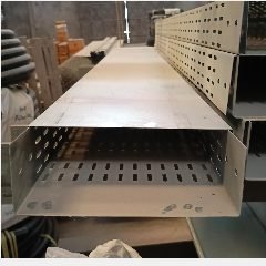 Kabel Tray U UCP 300x100x2400mm + Cover