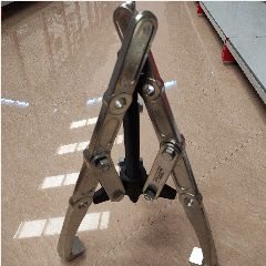 3 Jaw Gear Pullers WIPRO 16″ 50-400mm (3)